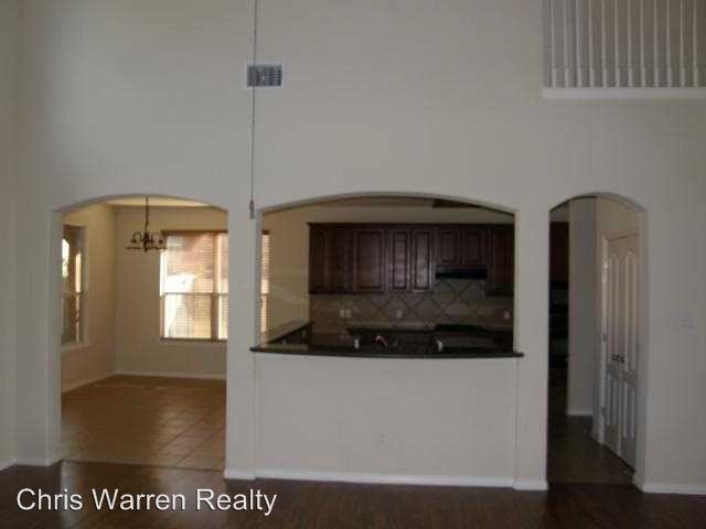 Building Photo - 1606 Lions Den