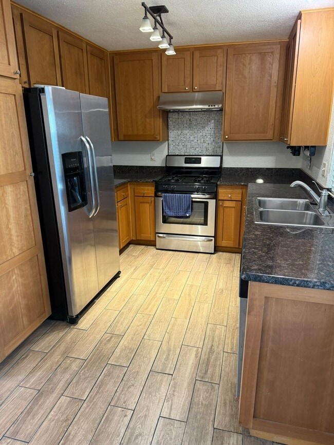 Photo - Great 3 bedroom / 2 bathroom Condo in Rive...