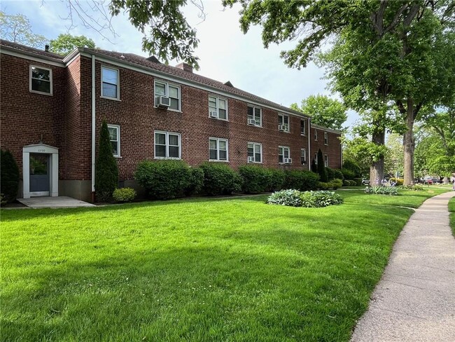 Building Photo - 2295 Palmer Ave