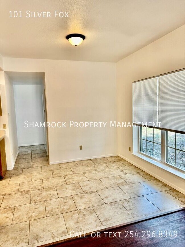 Foto del edificio - Comanche Creek home!