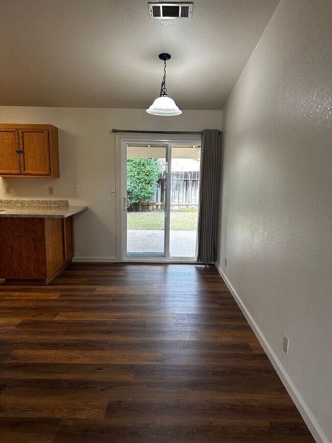 Foto del edificio - MOVE IN SPECIAL: $300 OFF FIRST MONTHS REN...