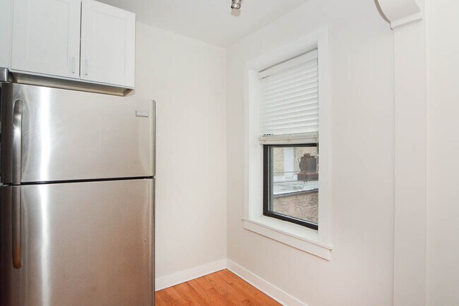 Building Photo - 2420 N Kedzie Blvd