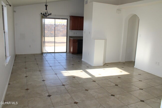 Building Photo - 13985 Sandy Rock Dr