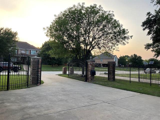 Foto del edificio - 6620 Sapphire Cir S