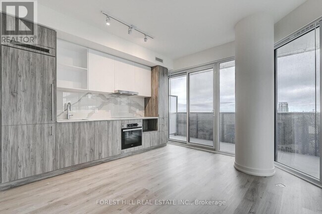 Building Photo - 138-7138 Downes St