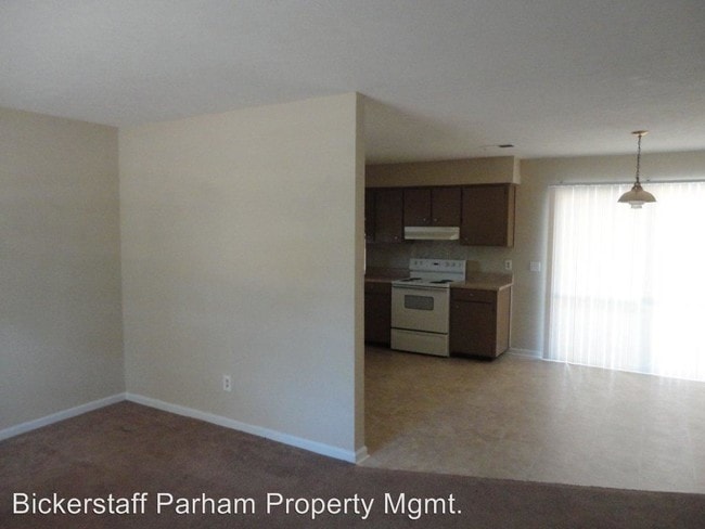 Building Photo - 3 br, 1.5 bath House - 2102 Winifred Lane