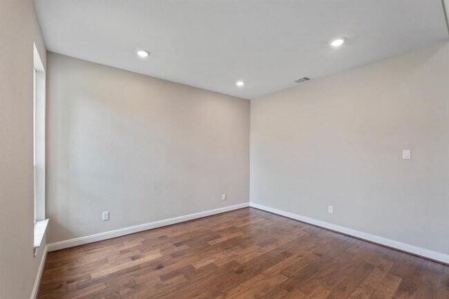Building Photo - 10026 Tribeca Trl