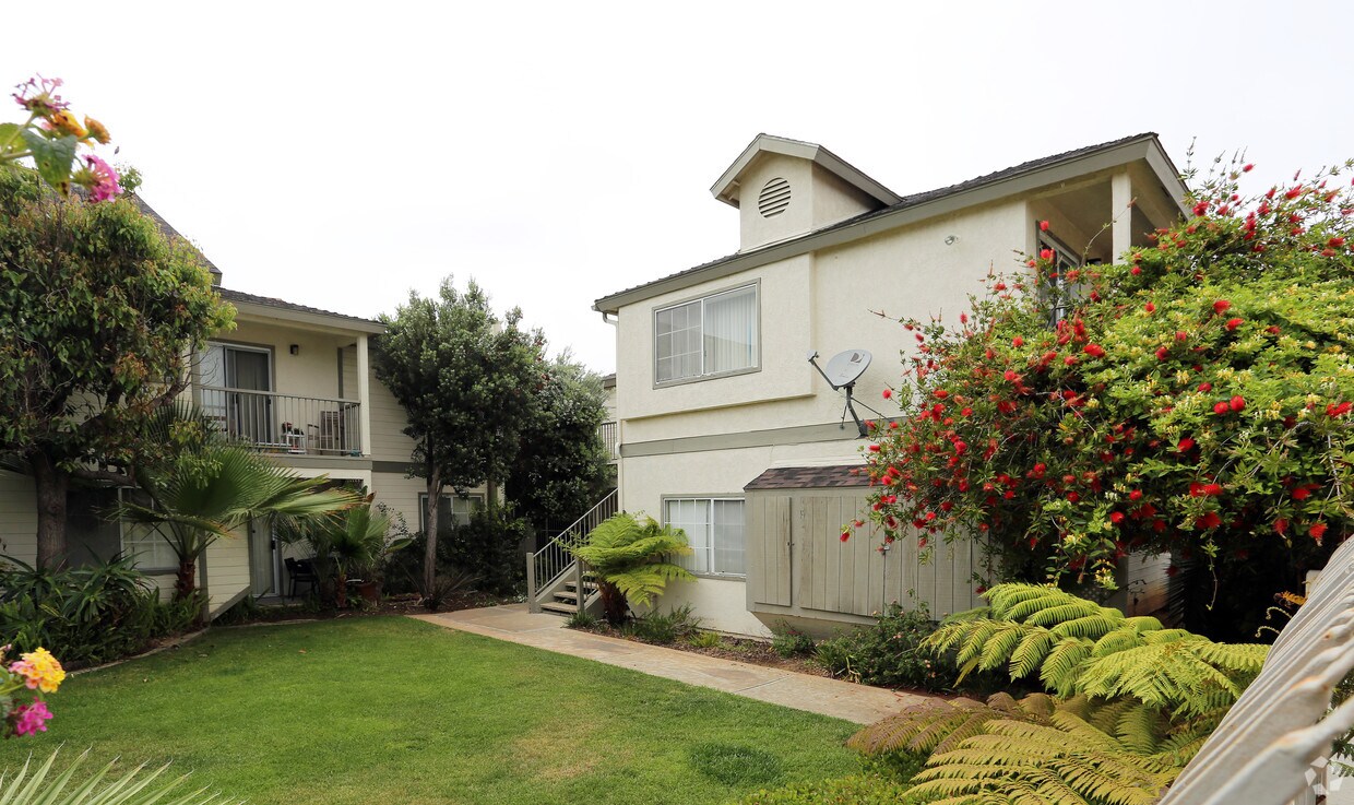Building Photo - Chesapeake Apartments