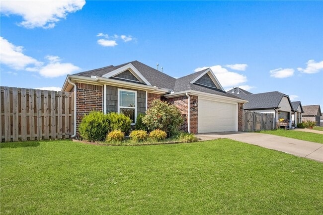 Building Photo - 4371 W Barhem Dr