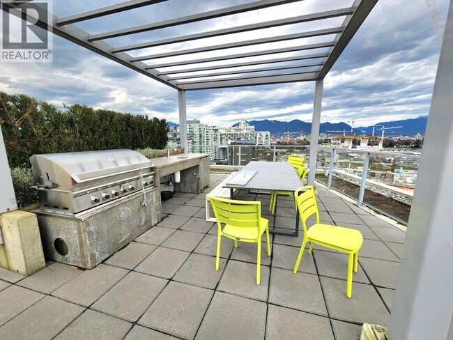 Photo du bâtiment - 180 E 2nd Ave