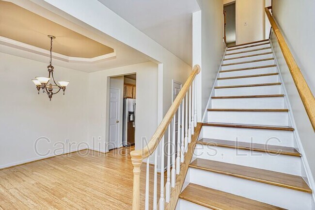 Building Photo - 323 Majesty Ct