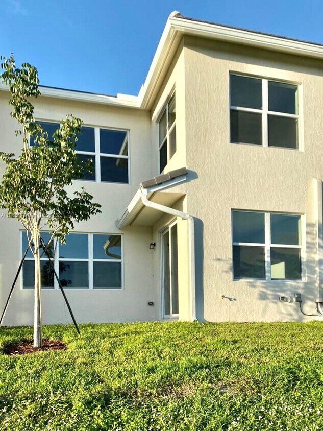 4984 Greenway Dr, Hollywood, FL 33021 Townhome Rentals in Hollywood