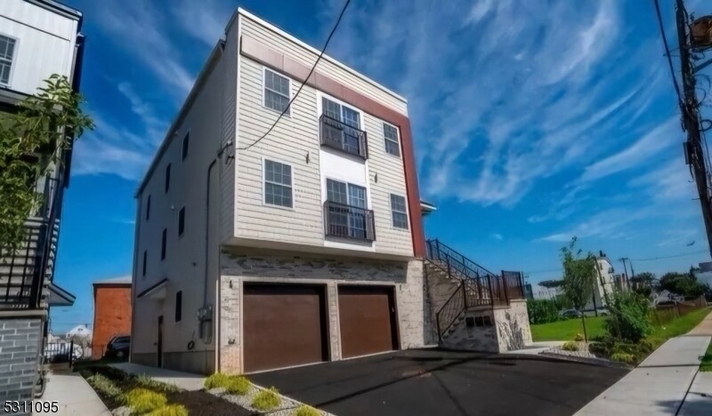 Foto principal - 313 Doyle St