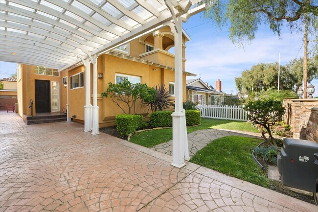 Foto del edificio - 24427 Ward St