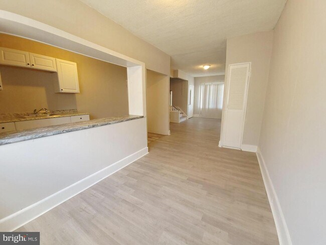 Foto del edificio - 5438 Addison St