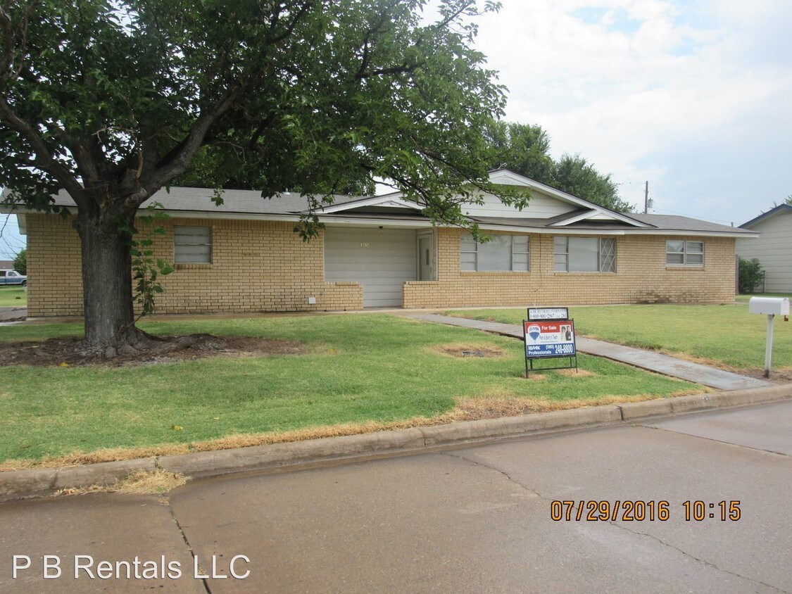 Primary Photo - 4202 SE Elmhurst Ln