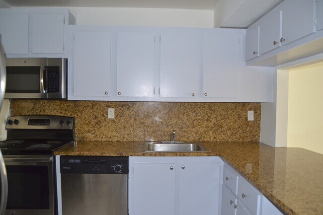 Foto del edificio - 1665 Bay Rd