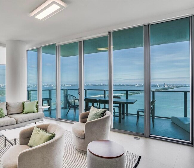 Foto del edificio - 2900 NE 7th Ave