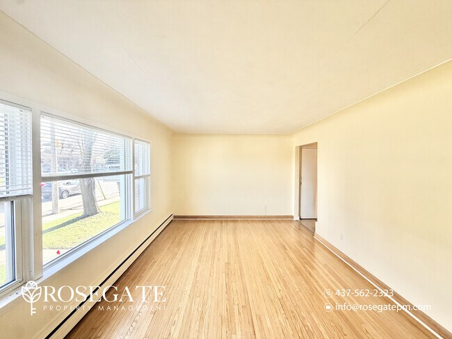Photo du bâtiment - 1-Bedroom Apartment with Parking – Utilities Included – Pet Friendly – Kitchener