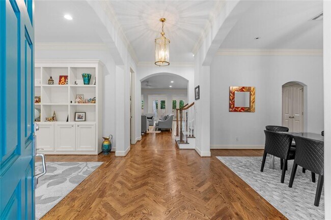 Building Photo - 6404 Community Dr