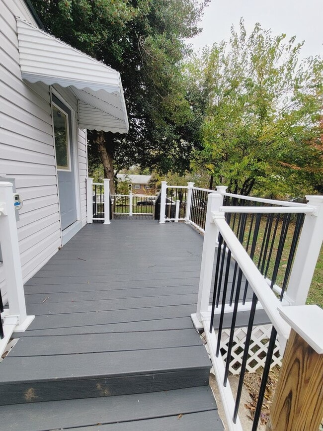 Building Photo - Beautiful Renovated Single Family Home!