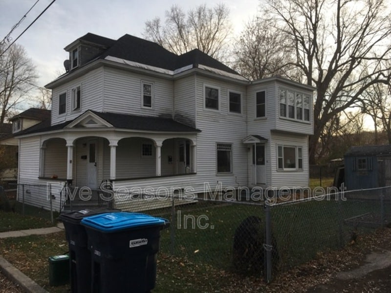 Primary Photo - 7 Champlain Pl