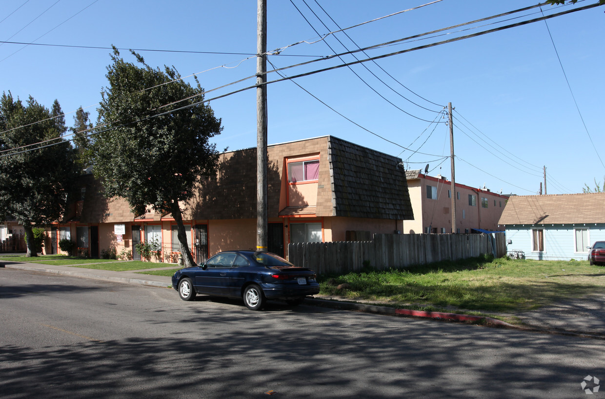 Building Photo - Shilo Terrace Apartments