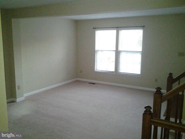 Building Photo - 133 Foxchase Dr