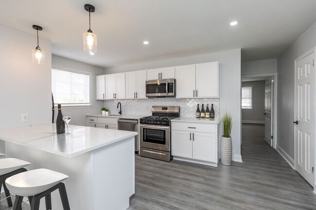 Kitchen-Renovated - Audubon Apartment Homes