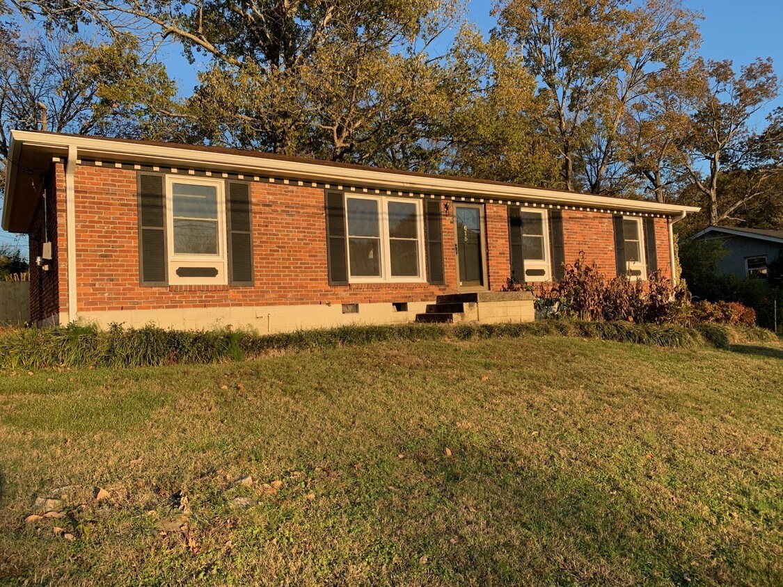 615 Larchwood Dr, Nashville, TN 37214 House Rental in Nashville, TN