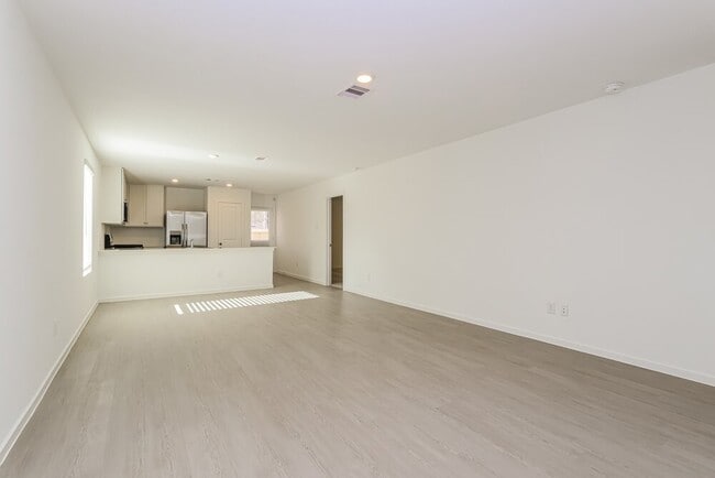 Building Photo - 1523 Crowson Rdg