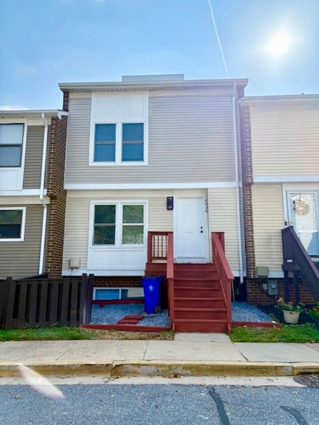 Foto principal - 18908 Pine Ridge Ln
