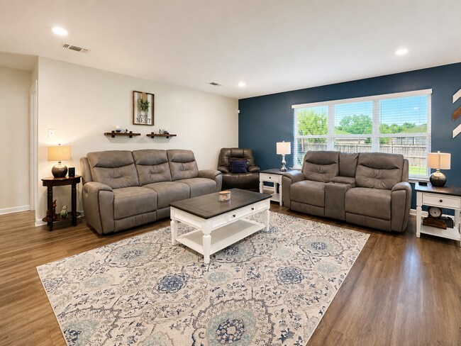 Building Photo - 9023 Bellewood Pl