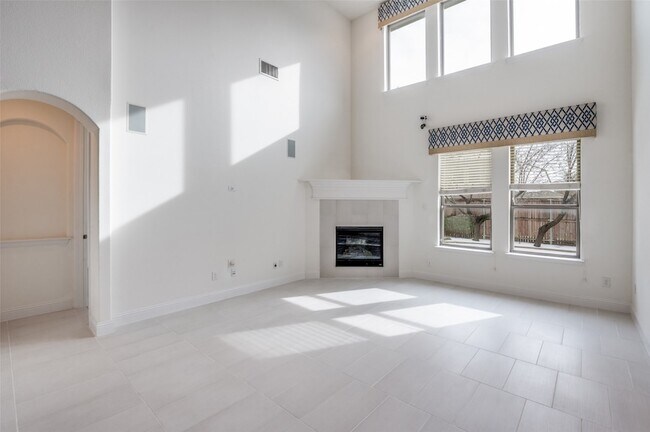 Foto del edificio - 1221 Dakota St