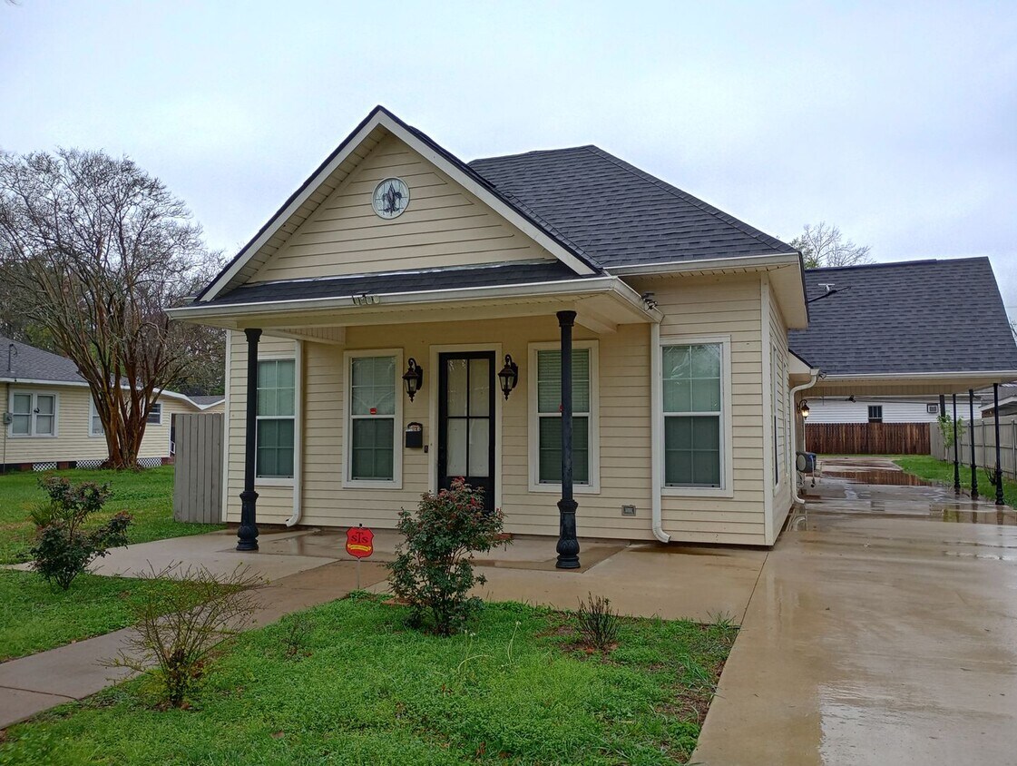 2214 Jackson St, Alexandria, LA 71301 House Rental in Alexandria, LA