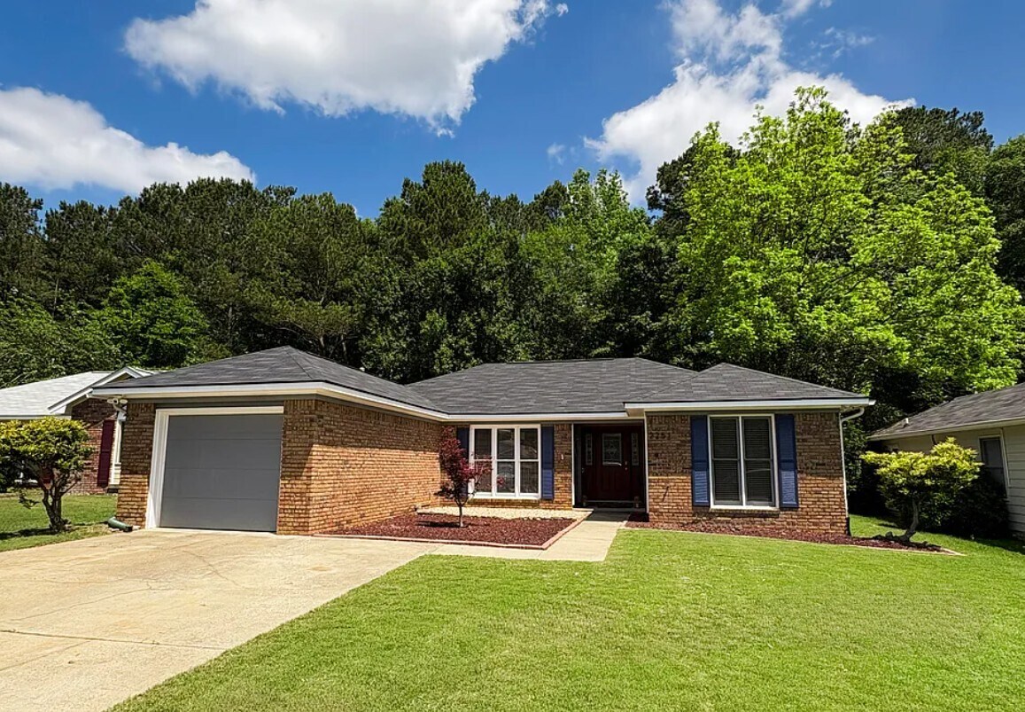 Foto principal - 2251 Birchwood Dr