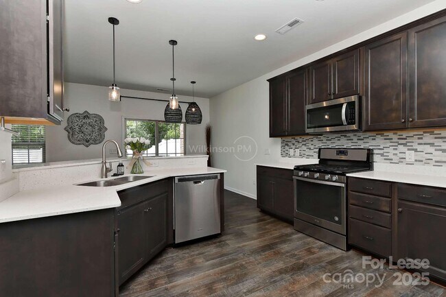 Building Photo - 3161 Hartson Pointe Dr