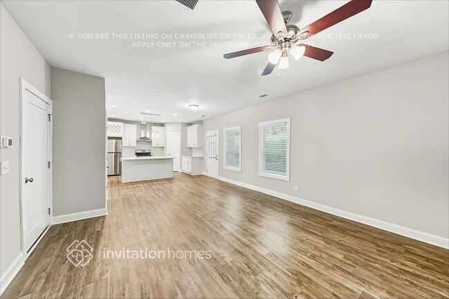 Building Photo - 310 Valley View Dr