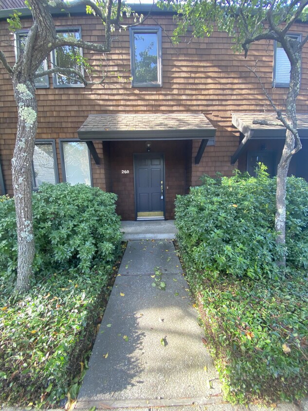 Primary Photo - 260 Bay Vista Cir