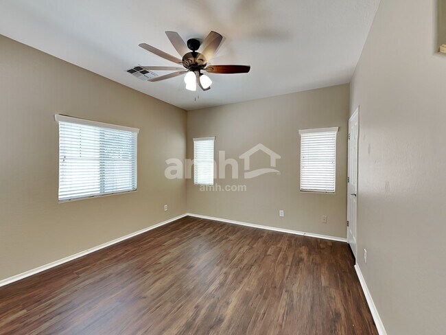 Foto del edificio - 4748 E Redfield Rd