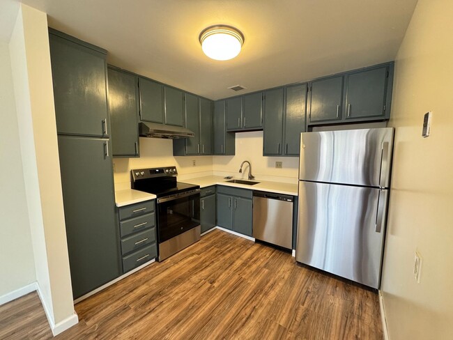 Foto del edificio - One Bedroom in Duboce Triangle Available N...