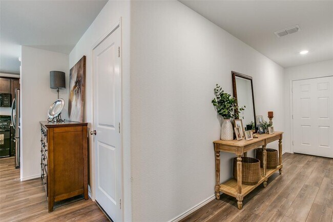 Foto del edificio - 901 Lady Bird St