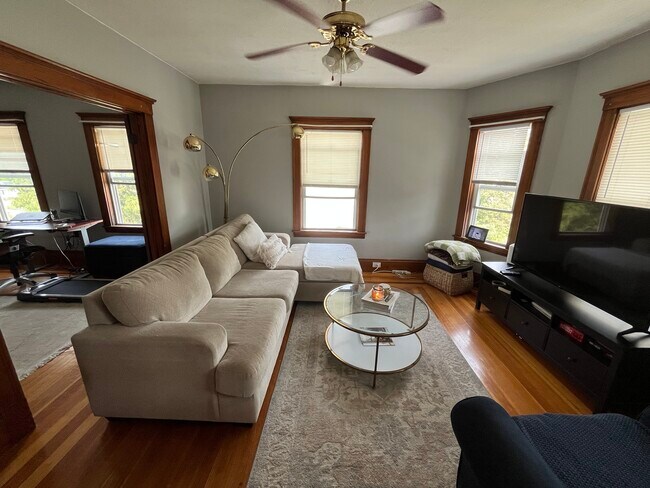 Foto del edificio - 97 Nightingale Ave