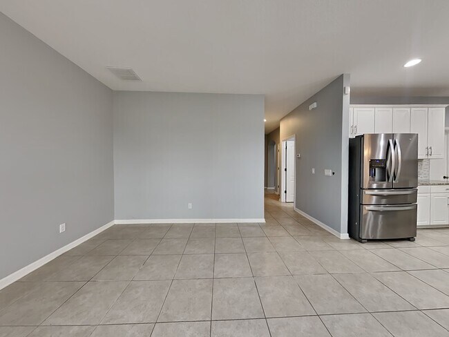 Building Photo - 5955 Paxton Ct