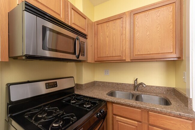 Foto del edificio - 728 W Addison St