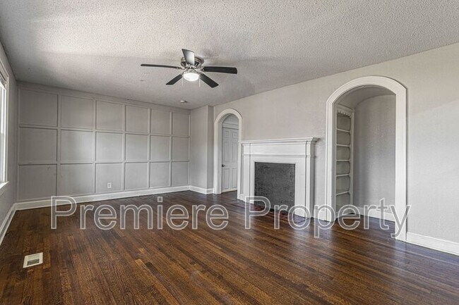 Foto del edificio - 5421 The Paseo