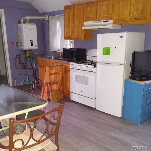 Foto del edificio - 10 Birchwood Ave