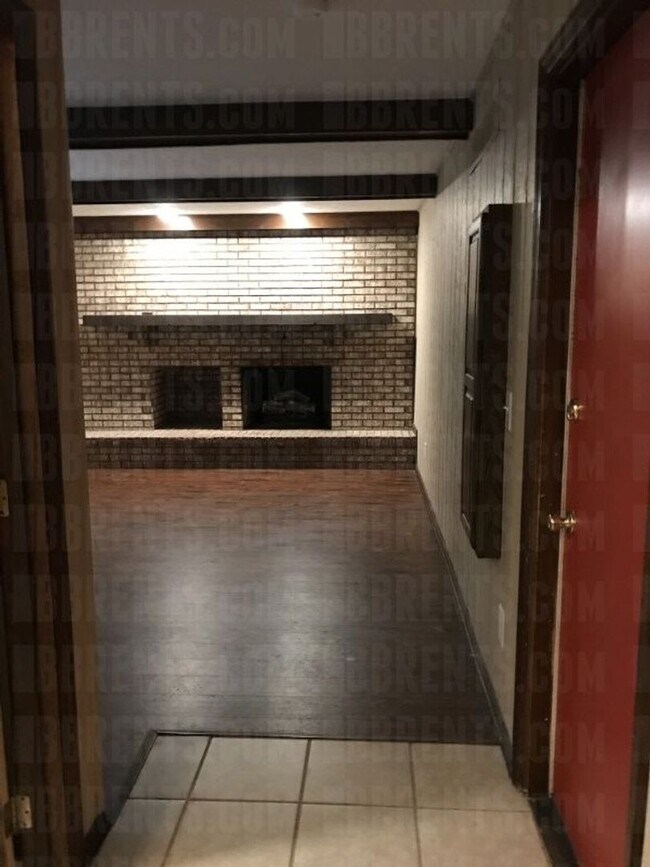 Building Photo - 1300 Parkway Ct 4BR/2.5BA (Fairfield)