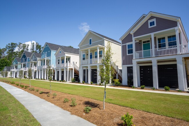 Building Photo - 1105 Allure Ct
