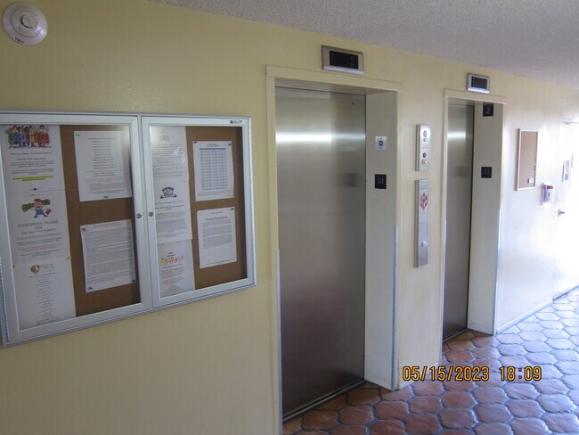 Photo - 3033 E Devonshire Ave Apartment